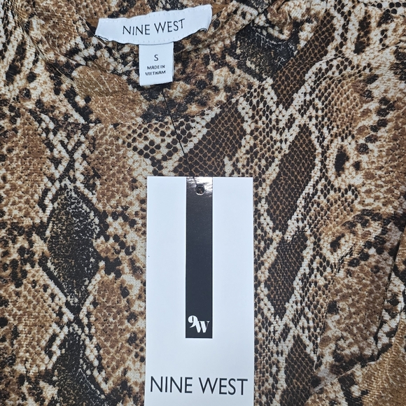 Nine west animal print top. Long sleeves - Picture 2 of 3
